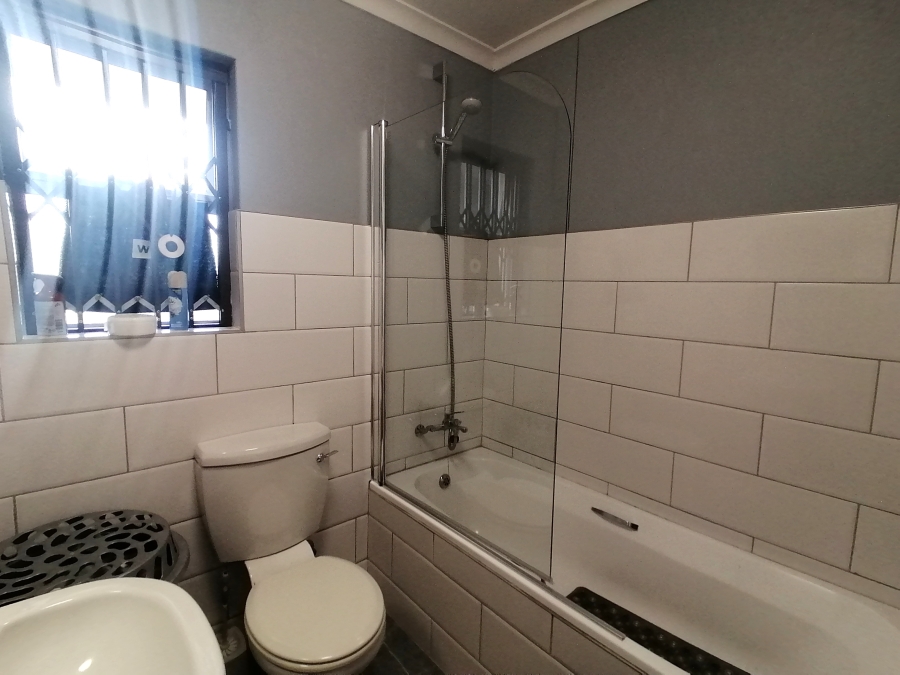 To Let 2 Bedroom Property for Rent in Century City Western Cape
